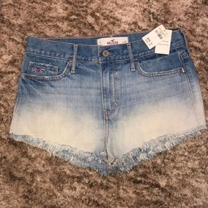 NWTHollister High Waisted Light Wash Denim Shorts
